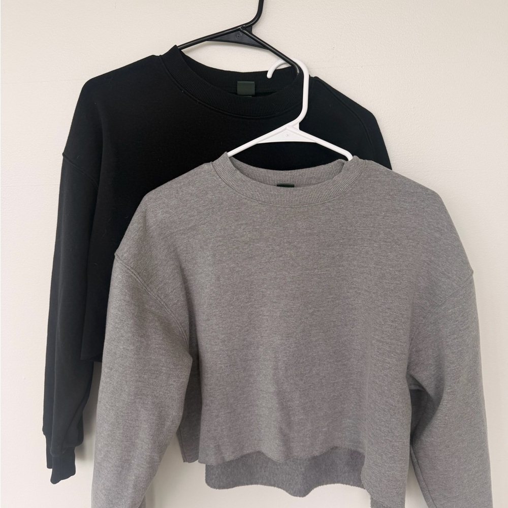Women’s Cropped Crewneck Sweaters - Gray and Black